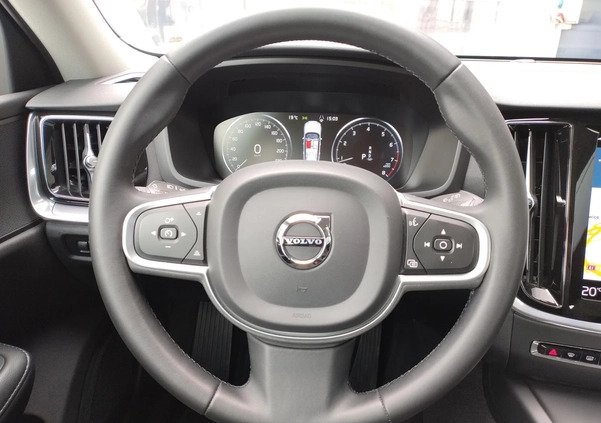 Volvo V60 cena 139900 przebieg: 24387, rok produkcji 2021 z Łomianki małe 667
